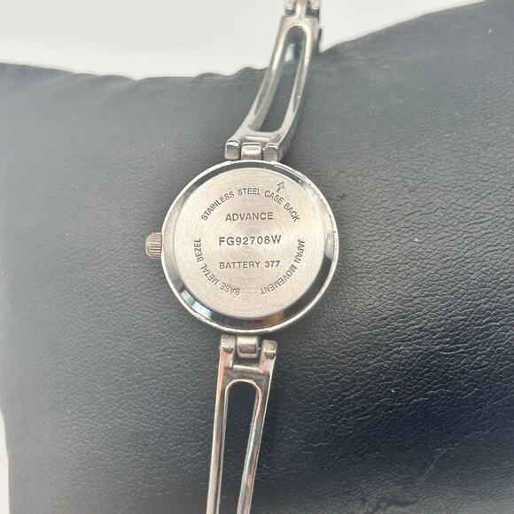 Advance Silver Tone Women’s Quartz Watch 20mm Working New Battery - Picture 7 of 8